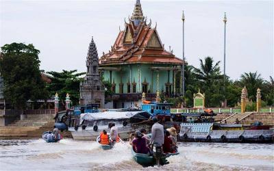 short boat trip to Angkor Borei Town