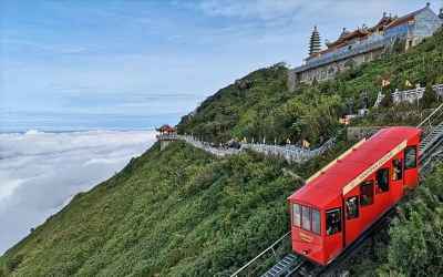 Fansipan mountain train