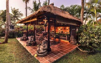 Enjoy your dinner at Tugu Hotel Balinese with a set menu of ROYAL TUGUDOM:Grand Ceremonial Dining of