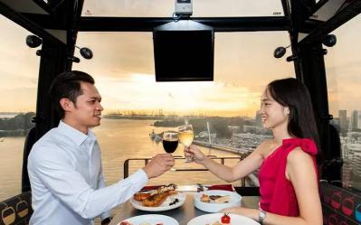 Cable Car Dining Singapore05