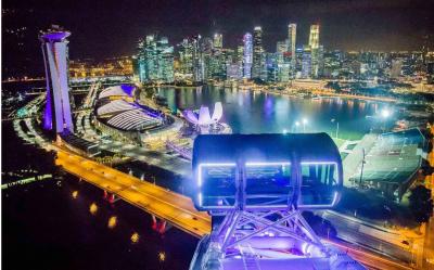 Three rotations (90 minutes) on the Singapore Flyer