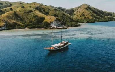 Bali & Komodo Luxury Liveaboard Honeymoon