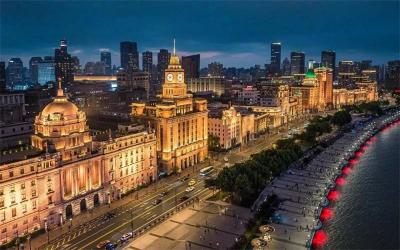 Walk along the Bund