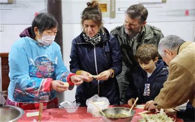 Learn to Cook in a Local Shanghai Home