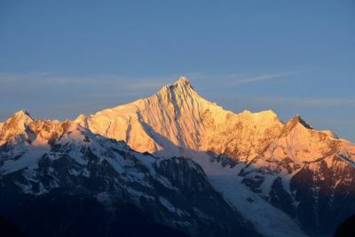 Watch Sunset on Golden Mountain