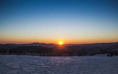 Sunrise at Yangcao Mountain