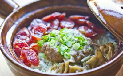 A must-try local delicacy:Claypot Rice