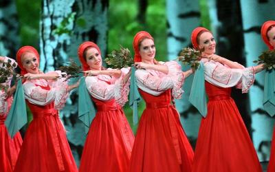 Visit a Local Russian Family:Listen to Traditional Russian Musical Instruments