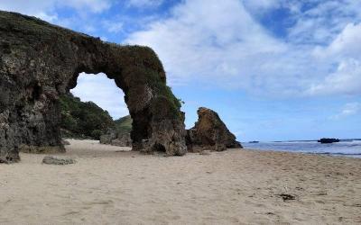 Morong Beach(Nakabuang Beach)