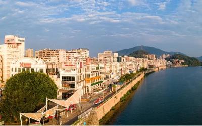 Centennial East Street